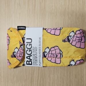 Peanuts Snoopy Puffy Glasses Sleeve - NWT